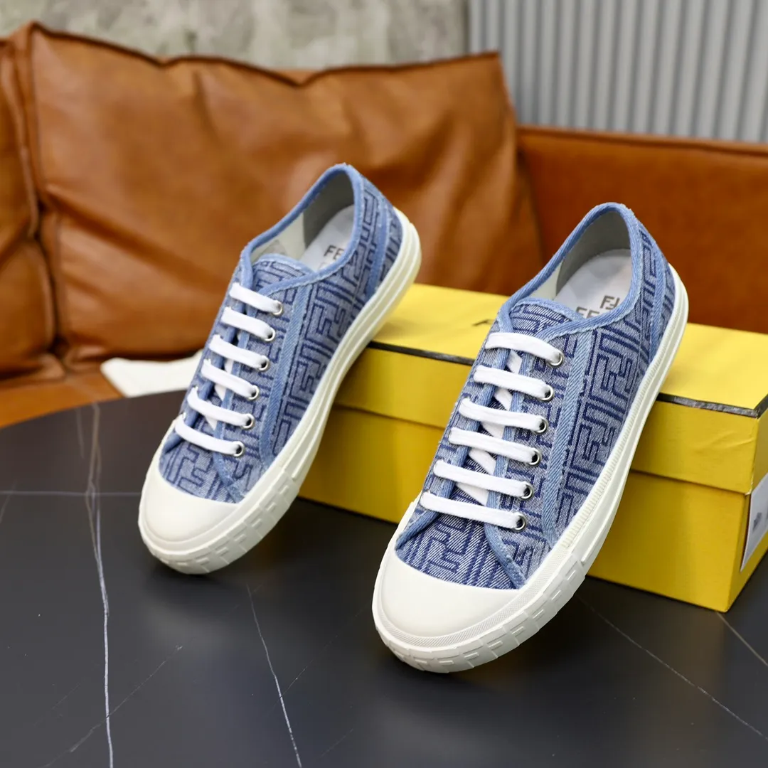 Factory price: 480 original order (couple model) Brand: FENDI Fendi 🙅‍♂️🙅‍♂️🙅‍♂️ Size: Female 35–40, Male 39-44 (45 can be customized) Grade: Official website genuine Material: Imported original LoGO fabric upper Original comfortable lining TPU wear-resistant lightweight outsole Style category: Loafers New trendy shoes Color: actual picture color